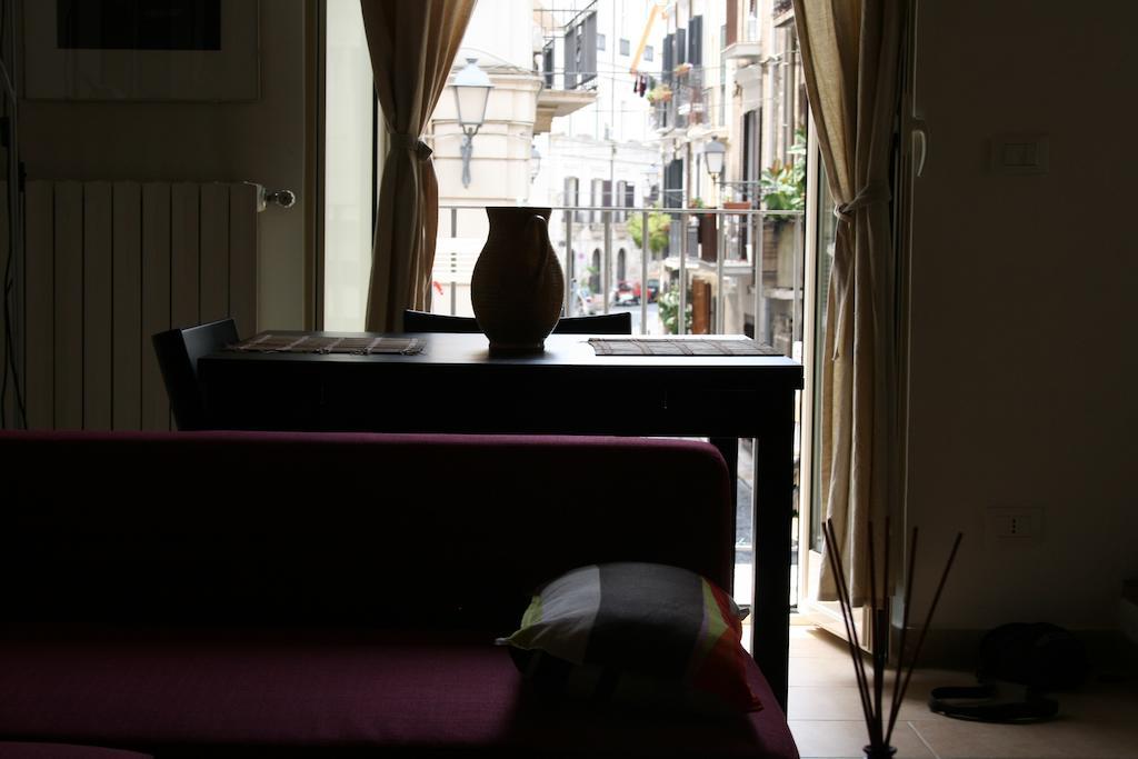 Piazzetta Santa Barbara Daire Bari Oda fotoğraf