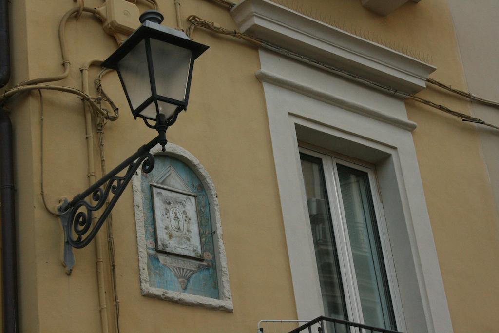 Piazzetta Santa Barbara Daire Bari Oda fotoğraf